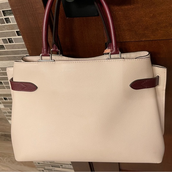 Authentic Louis Vuitton Lockme Day (M53647) - Picture 3 of 16